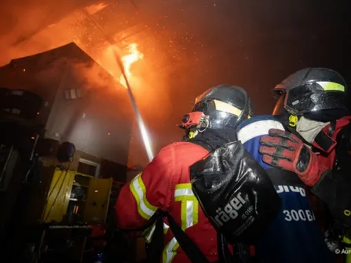 Un pavillon ravagé par les flammes à Mantes-la-Ville