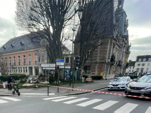 Nouvelle fausse alerte à la bombe à la mairie de Fontainebleau ce...
