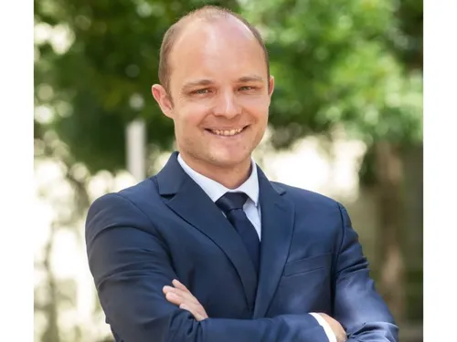 Un candidat aux municipales de la ville de Houilles visé par des...