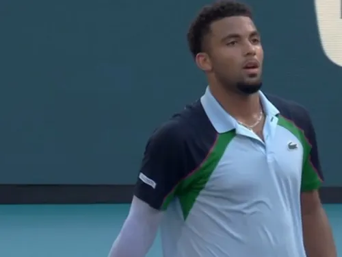 Tennis : l'Essonnien Arthur Fils élimine le numéro 2 mondial