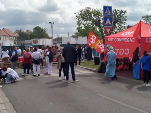 Compiègne : le personnel de la polyclinique Saint-Côme réclame des...