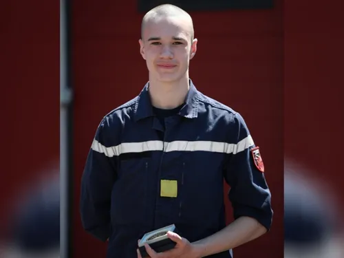 Ballancourt-sur-Essonne remet sa médaille de la ville à un jeune...