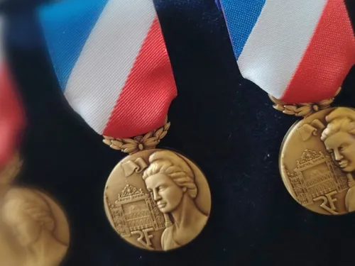 Des médailles distribuées après les émeutes en Seine-et-Marne 