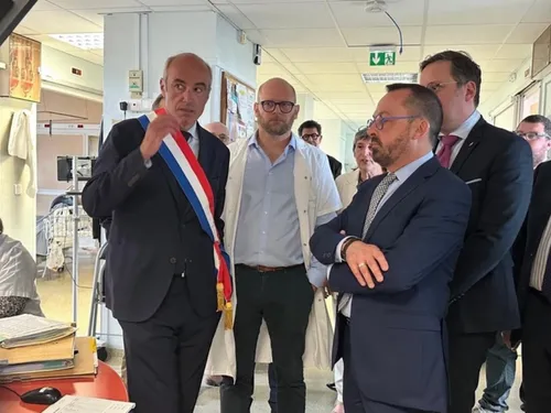 Le ministre de la santé soutient le projet de reconstruction de...