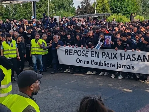 Des milliers de personnes à Nogent-sur-Oise en mémoire d'Hasan