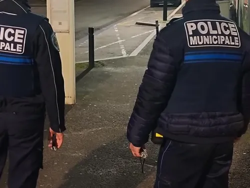 Déjà condamné 19 fois, il est maintenant incarcéré après avoir...