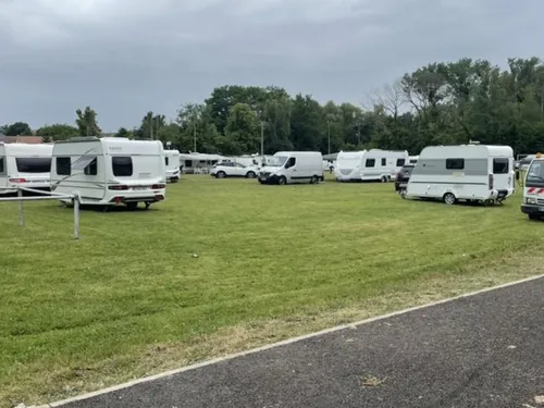 Étrépilly : des nomades investissent un terrain municipal 