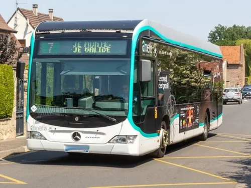 Amiens Nord : Un bus évacué et vandalisé par dix jeunes cagoulés