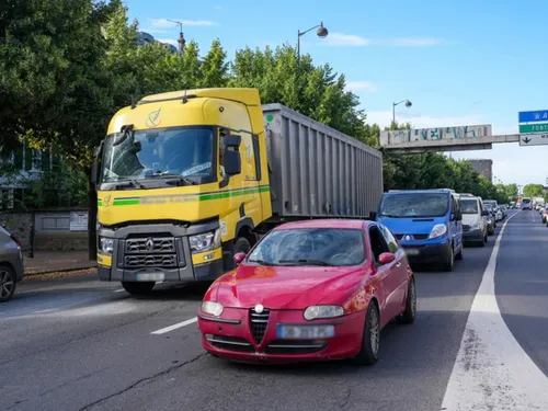 La justice va devoir trancher concernant l'interdiction des camions...