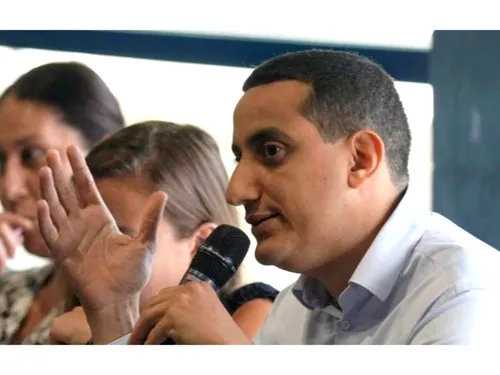 Trappes brave l’interdiction d’afficher un drapeau palestinien 