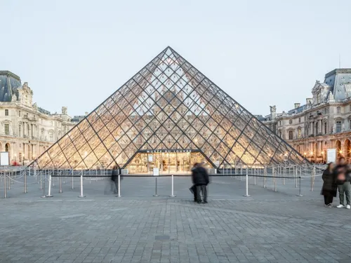 Du nouveau dans l’enquête sur le braquage du Louvre