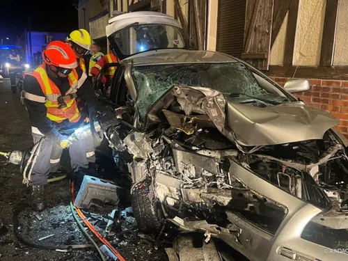 Deux blessés graves dans une violente collision à Bulles