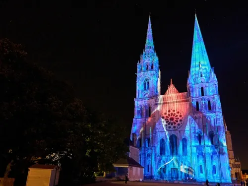 Une nouvelle scénographie projetée sur la cathédrale de Chartres 