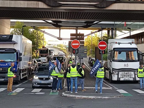 Des enquêteurs de police en grève dans la Somme