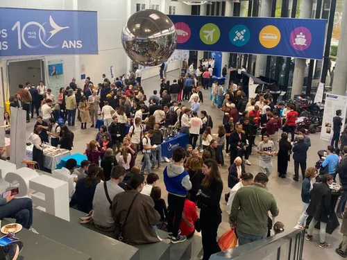 Une école centenaire et un nouveau campus dans les Yvelines