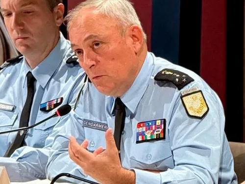 Le directeur général de la gendarmerie en visite dans les Yvelines