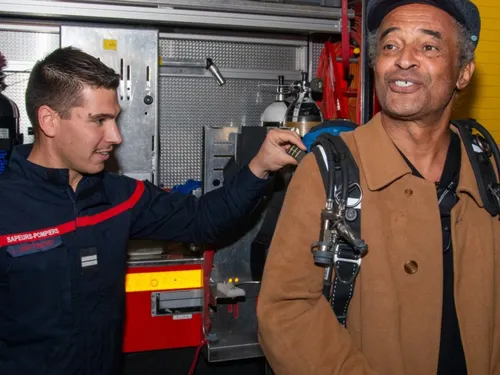 Yannick Noah à la rencontre des pompiers seine-et-marnais