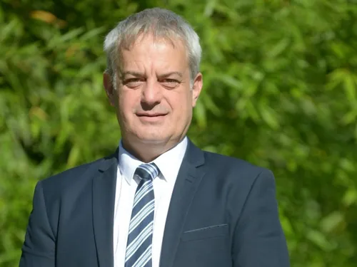 L’ancien maire de Dammartin-en-Goële, Stéphane Jabut, ambitionne de...