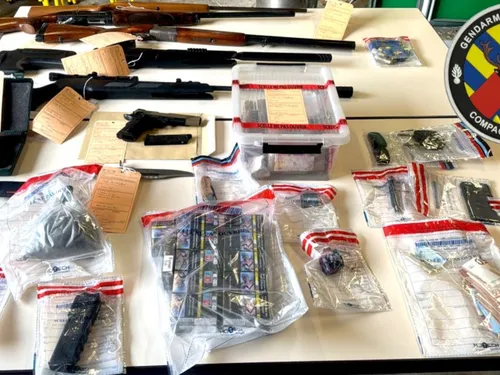 Huit armes, six voitures et de la drogue saisis dans l’Oise 