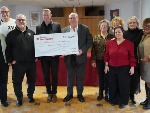 Courtry : un gros chèque de la Région pour financer deux projets