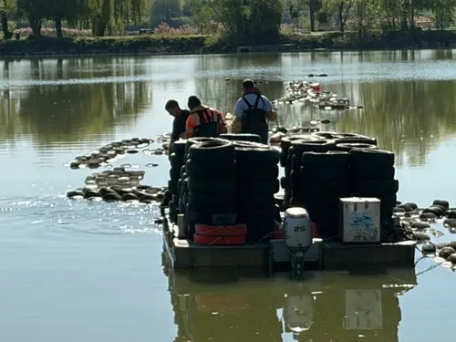 Un millier de pneus retirés des lacs de Viry-Châtillon d’ici la fin...