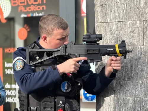Pourquoi avez-vous vu des gendarmes armés à Albert ?