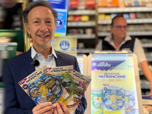 Stéphane Bern a gratté un ticket de loto du patrimoine en...