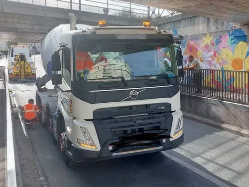 Un camion coincé paralyse le RER D (mis à jour)