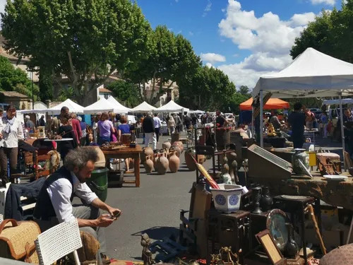 Une gigantesque brocante ce week-end à Bouville !