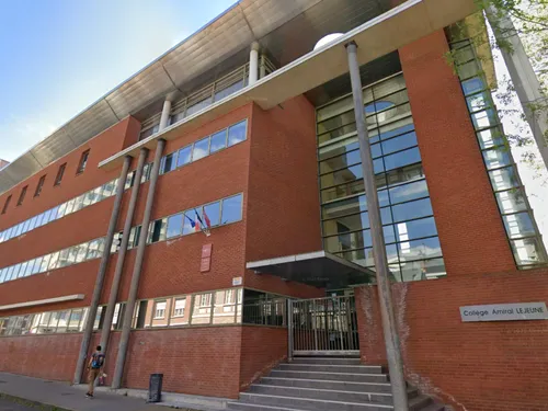Le personnel du collège Amiral Lejeune à Amiens en grève ce lundi