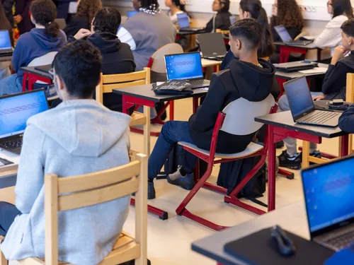 Un nouveau programme pour un "numérique responsable" dans les lycées