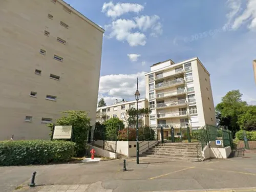 Une jeune femme agressée sexuellement dans son hall d’immeuble à...
