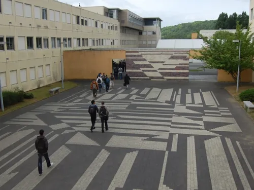 Deux lycéens victimes d’un malaise à Nogent-sur-Oise après avoir...