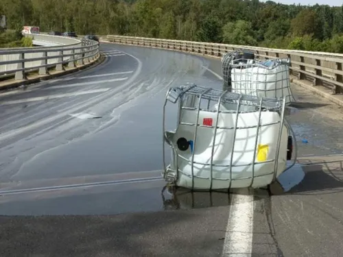 Des milliers de litres de produits chimiques déversés sur l'A10