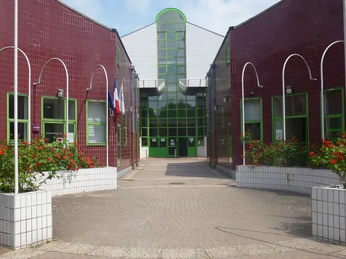 À Beauvais, des enseignants du collège Pellerin en grève le jour du...