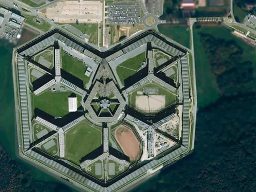 Un narcotrafiquant fait reconnaître des conditions de détention...