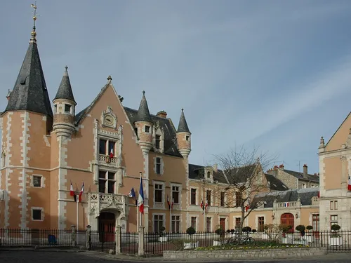 Un adjoint au maire d'Etampes pourrait être impliqué dans une...