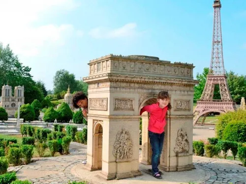 Visitez la France autrement à Élancourt 