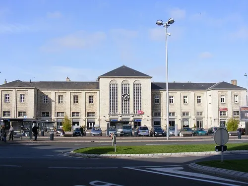 Travaux sur le parvis de la gare de Chartres