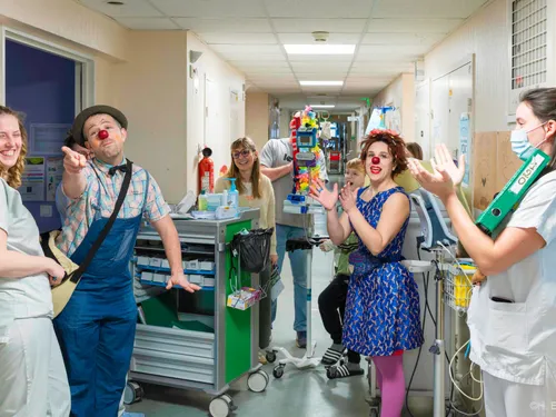 La Région Hauts-de-France renforce son aide aux Clowns de l’Espoir 