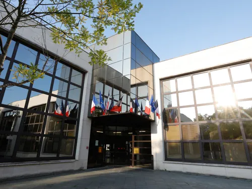 La ville de Guyancourt propose 4 biens immobiliers à prix attractif