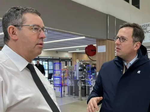 Après les pillages dans un centre commercial de Dreux, les...