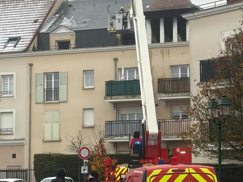 Un blessé dans l’incendie de son appartement à Wissous
