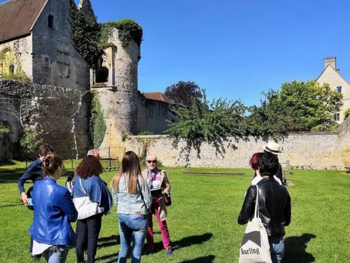 Senlis raconte deux mille ans d’histoire au fil de ses rues