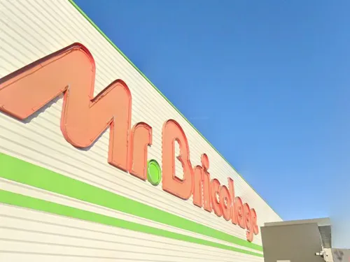 Abbeville : le magasin Mr.Bricolage, menacé de fermeture, obtient...