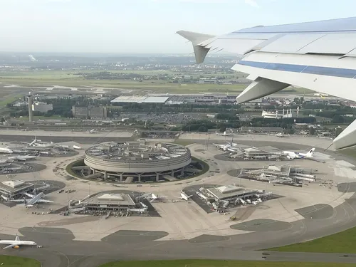 Seine-et-Marne :  un entrepôt prend feu près de l’aéroport Roissy...