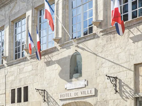 La Ville de Senlis fera le point en fin de semaine sur deux...