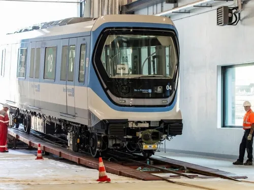 Les essais de la ligne 18 ont commencé dans les Yvelines