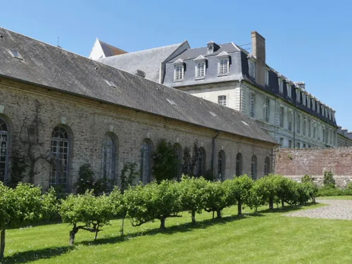 Les jardins de l’abbaye de Saint-Riquier, un abri de biodiversité