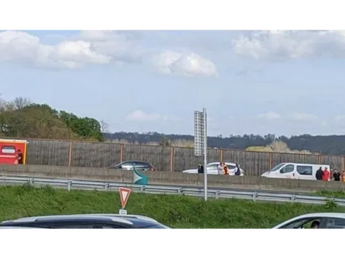 Une collision sur la D1016 provoque un long embouteillage entre...